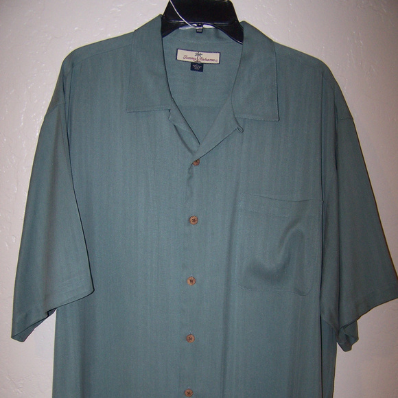 TOMMY BAHAMA 100% SILK GREEN CAMP SHIRT S2526